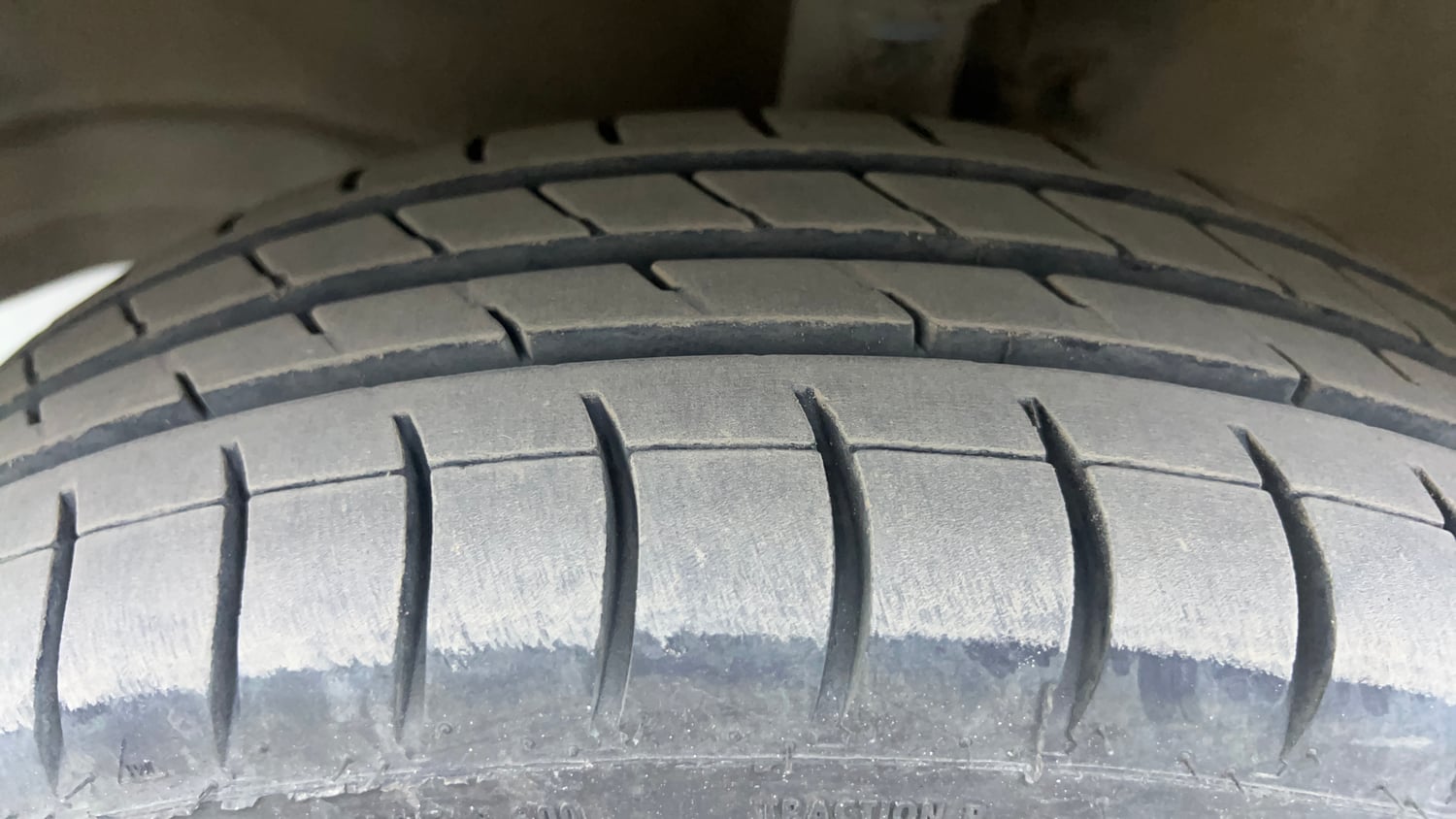 Used 2015 Maruti Suzuki Wagon R VXI Petrol Manual tyres LEFT FRONT TYRE TREAD VIEW