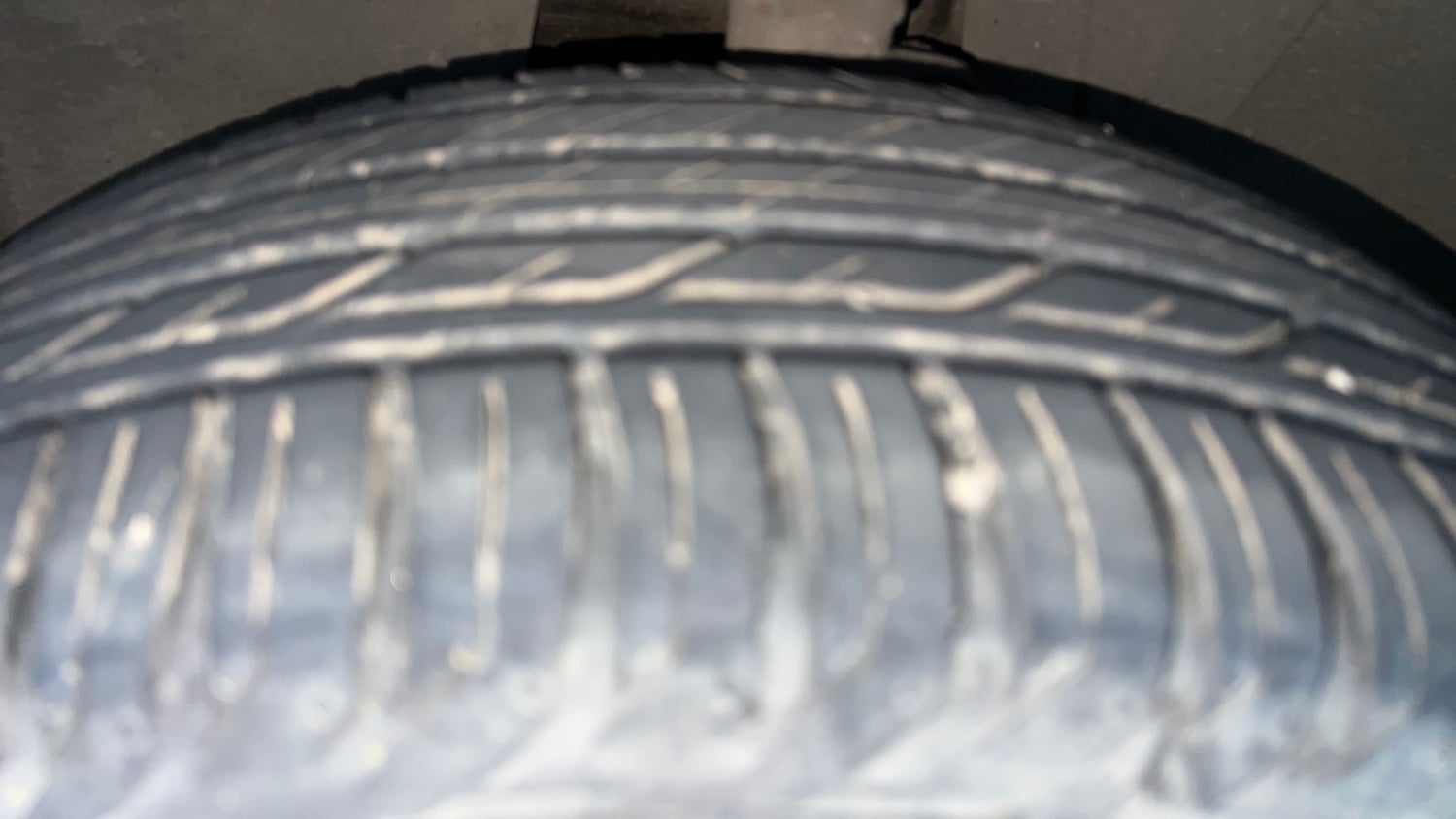 Used 2019 Jeep Compass Sport 1.4 Petrol Petrol Manual tyres LEFT FRONT TYRE TREAD VIEW