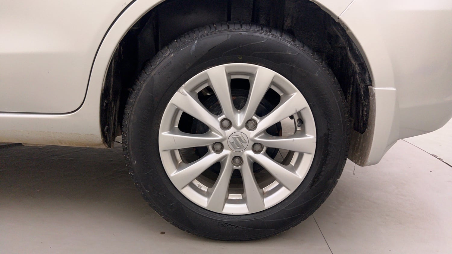 Used 2015 Maruti Suzuki Ertiga ZXi Petrol Manual tyres LEFT REAR TYRE RIM VIEW