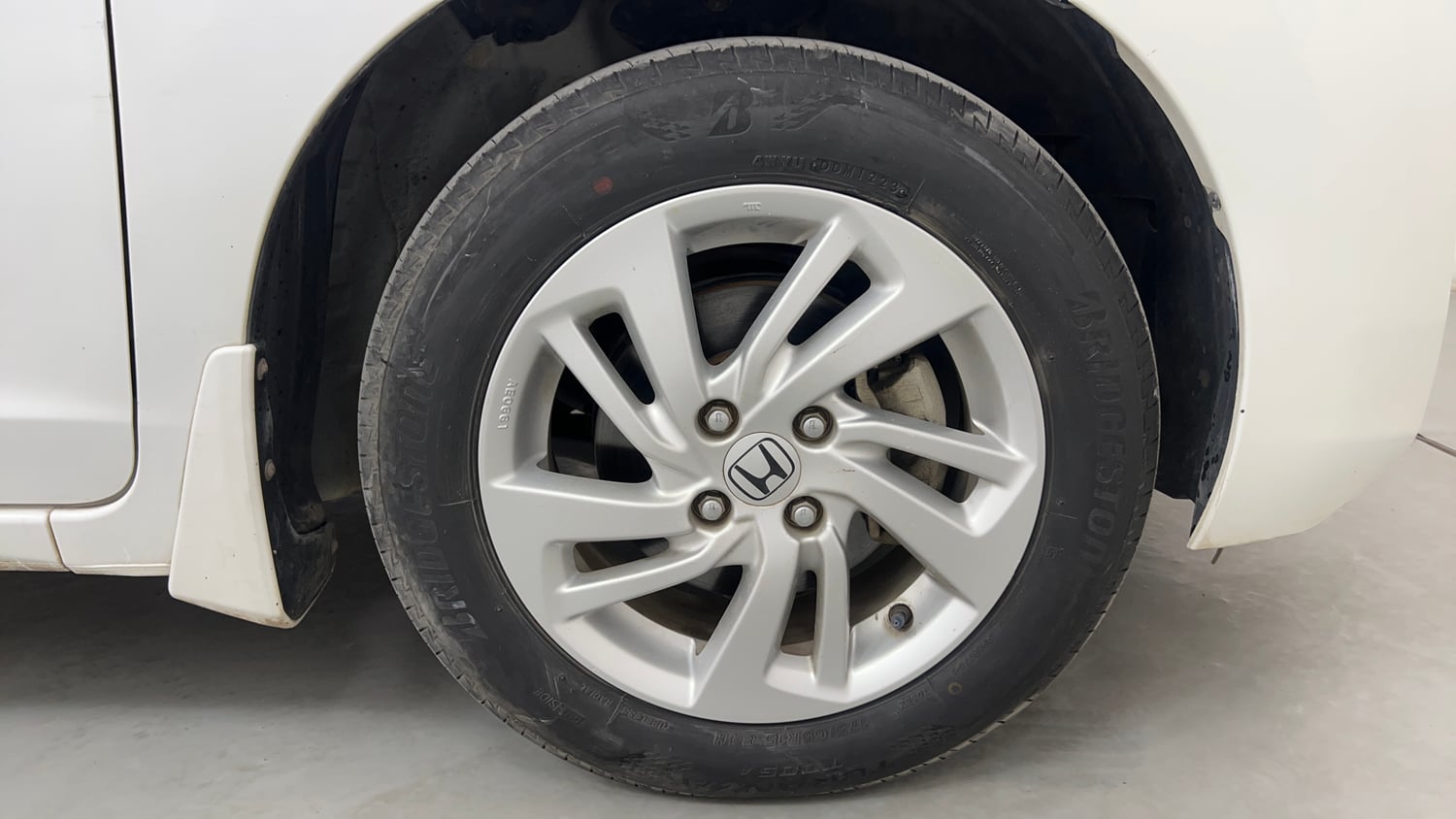 Used 2016 Honda Jazz VX Petrol Petrol Manual tyres RIGHT FRONT TYRE RIM VIEW