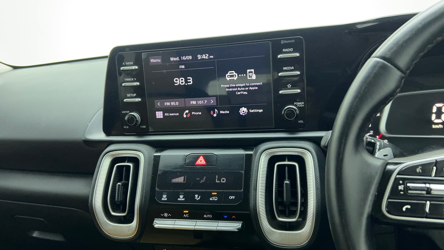 Used 2017 Honda Jazz VX Petrol Petrol Manual top_features Touch screen infotainment system