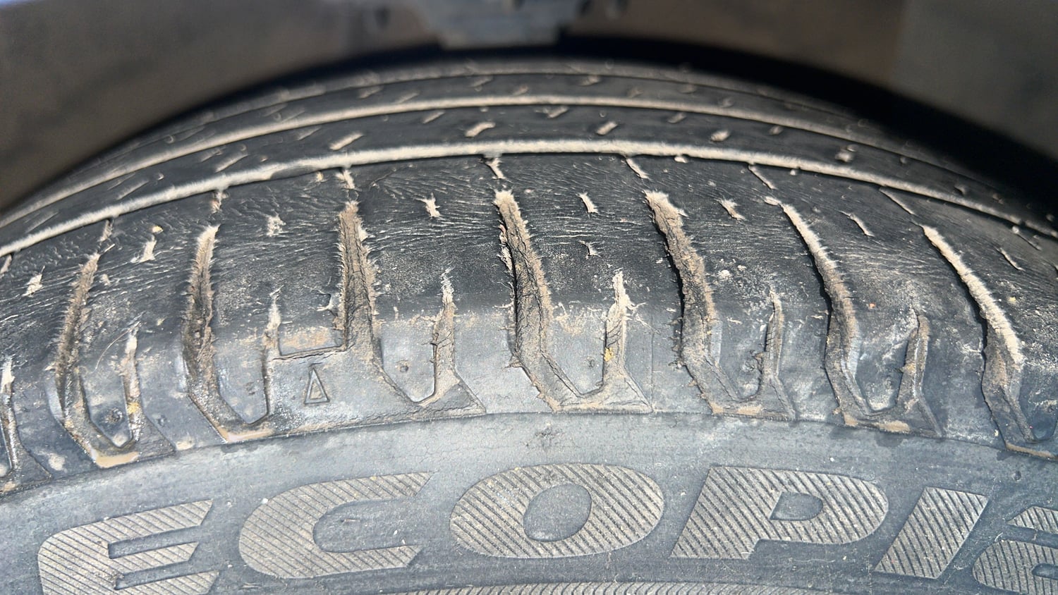 Used 2014 Hyundai Xcent S AT 1.2 (O) Petrol Automatic tyres RIGHT FRONT TYRE TREAD VIEW