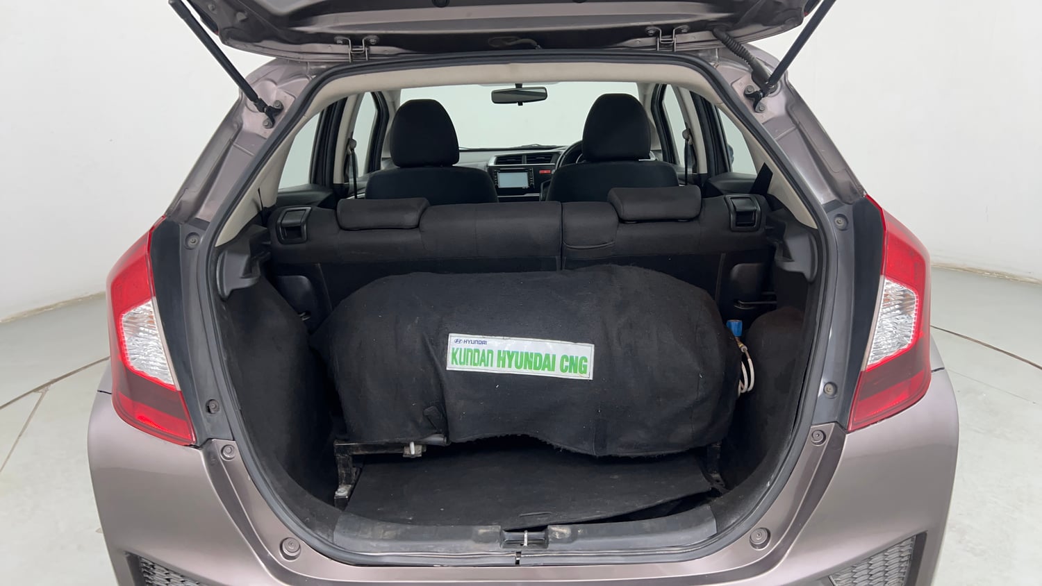 Used 2016 Honda Jazz VX Petrol+cng(outside fitted) Cng Manual interior DICKY INSIDE VIEW