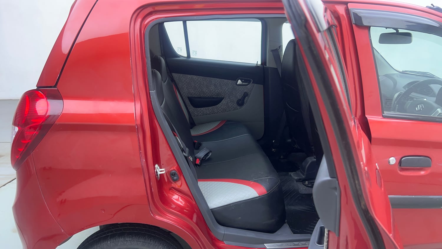 Used 2017 Maruti Suzuki Alto 800 VXi Petrol Manual interior RIGHT SIDE REAR DOOR CABIN VIEW