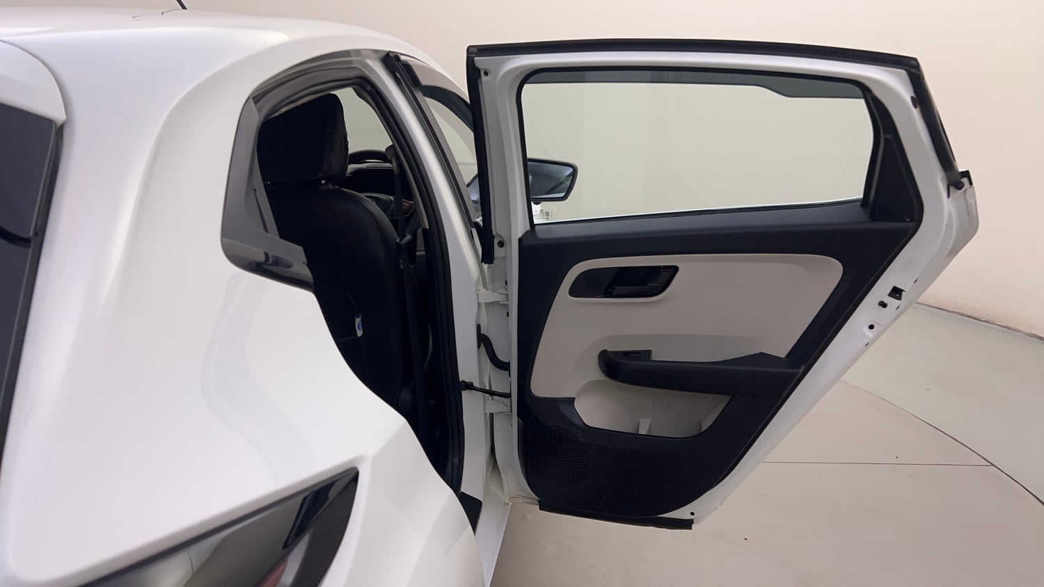 Used 2022 Tata Altroz XM Plus Petrol Petrol Manual interior RIGHT REAR DOOR OPEN VIEW