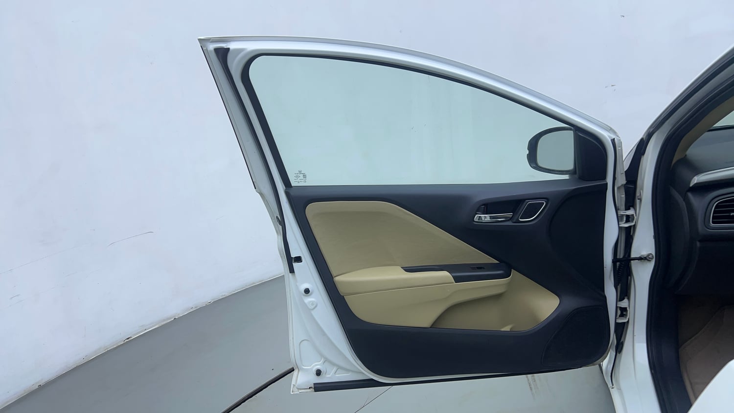 Used 2017 Honda City V CVT Petrol Petrol Automatic interior LEFT FRONT DOOR OPEN VIEW