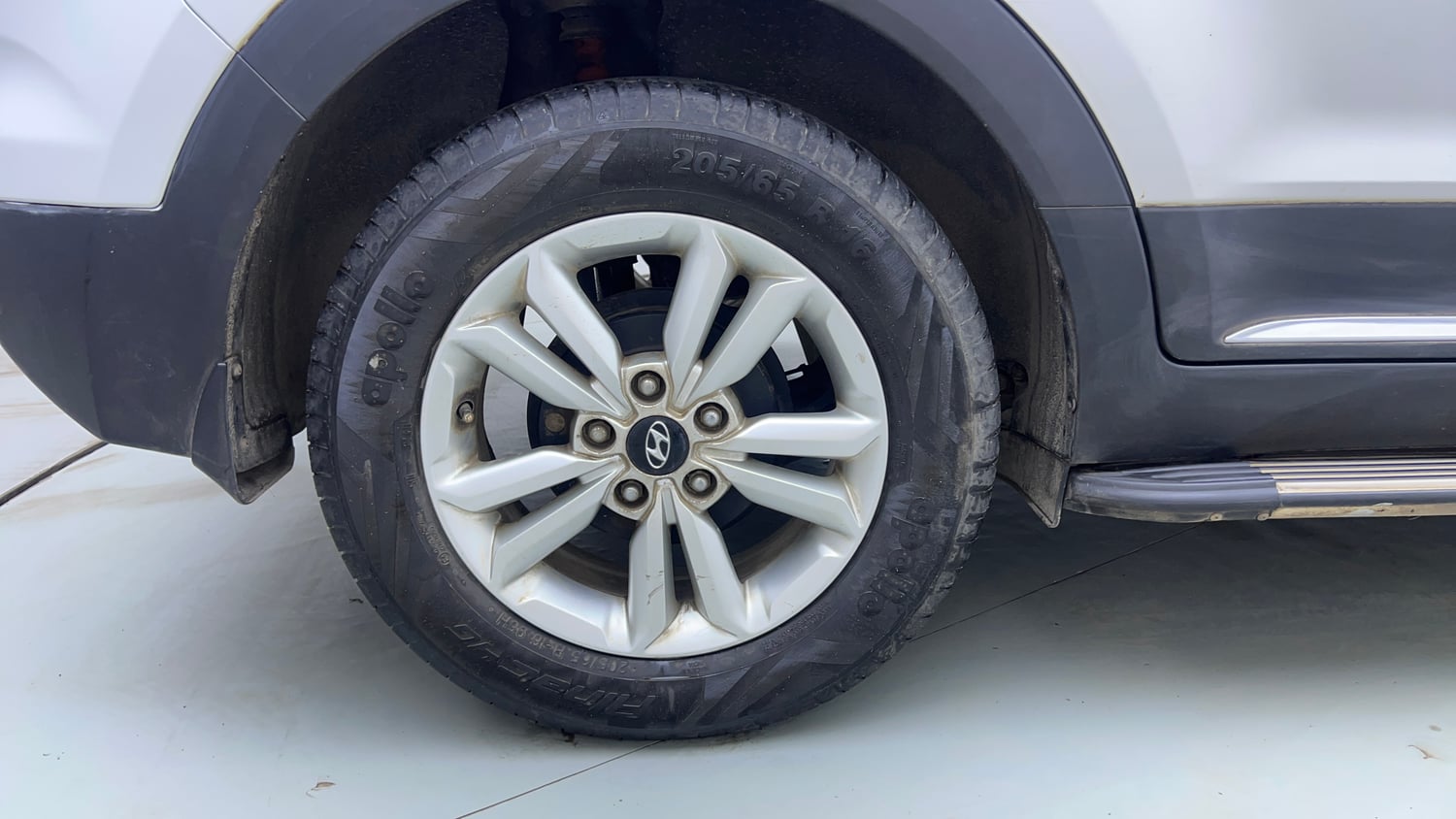 Used 2016 Hyundai Creta 1.6 SX Plus Petrol Petrol Manual tyres RIGHT REAR TYRE RIM VIEW