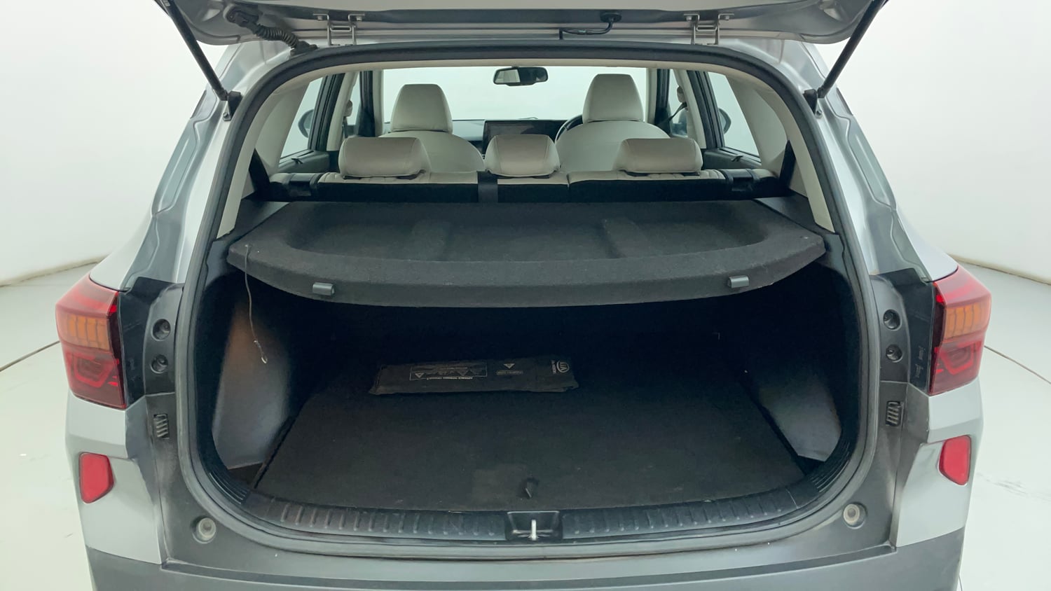 Used 2019 Kia Seltos HTX 1.5 Diesel Diesel Manual interior DICKY INSIDE VIEW