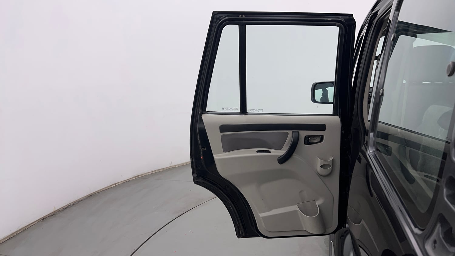 Used 2016 Mahindra Scorpio S6 Plus Diesel Manual interior LEFT REAR DOOR OPEN VIEW