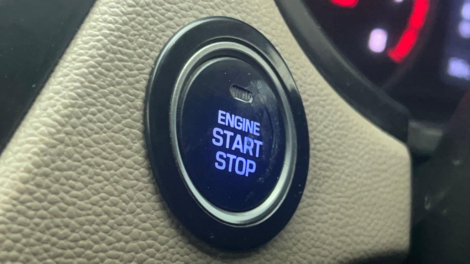 Used 2018 Hyundai Elite i20 Asta 1.2 (O) Petrol Manual top_features Keyless start