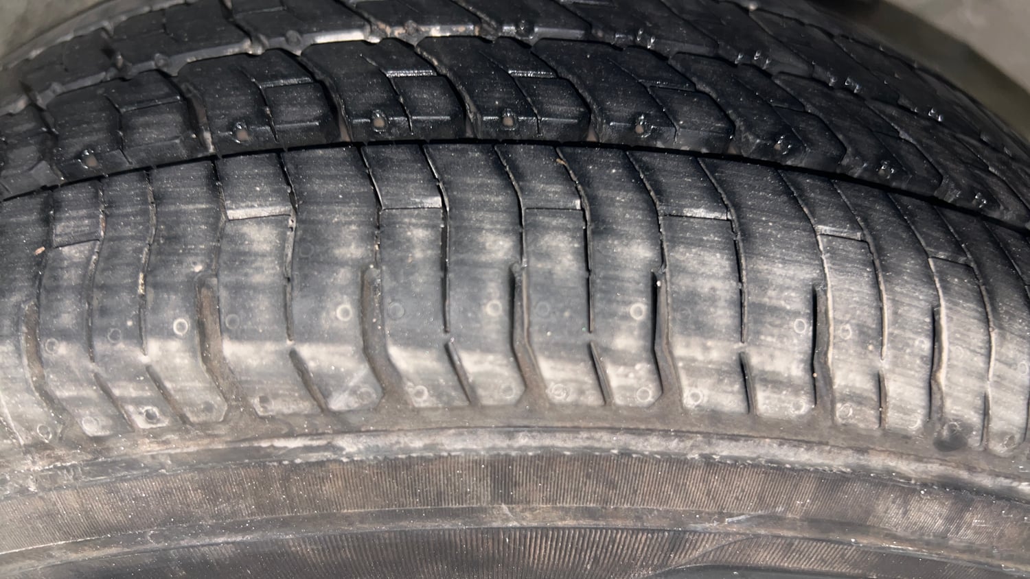 Used 2014 Honda Amaze 1.2 VX AT i-VTEC Petrol Automatic tyres LEFT REAR TYRE TREAD VIEW