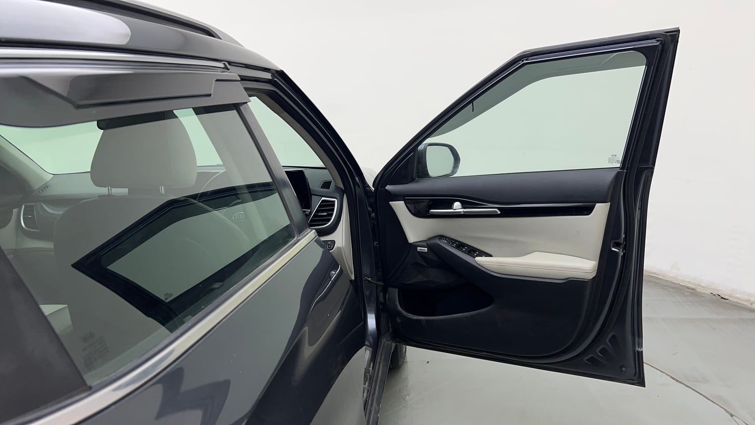Used 2019 kia Seltos GTX Plus DCT 1.4 Petrol Automatic interior RIGHT FRONT DOOR OPEN VIEW