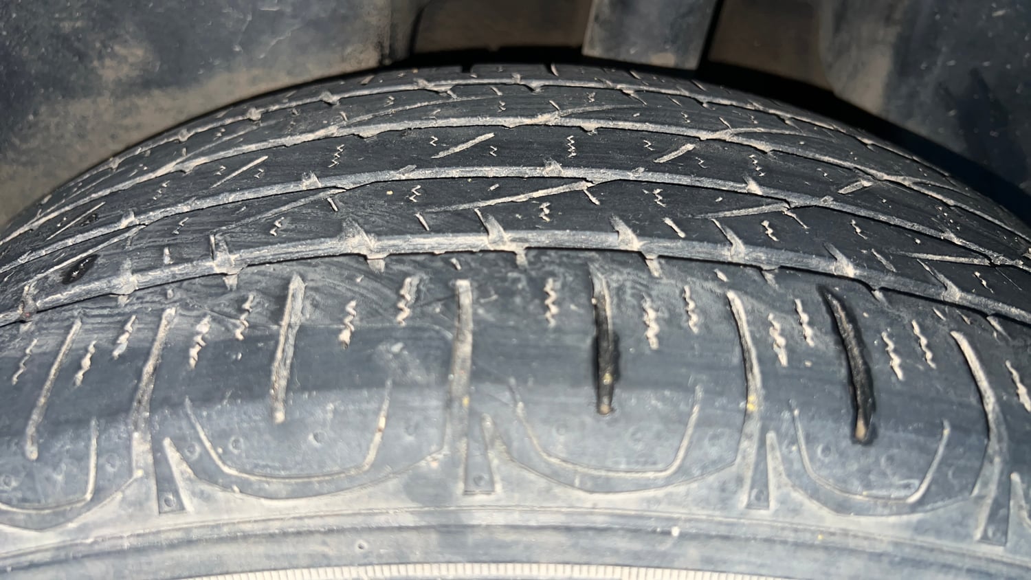Used 2019 Jeep Compass Sport 1.4 Petrol Petrol Manual tyres LEFT REAR TYRE TREAD VIEW