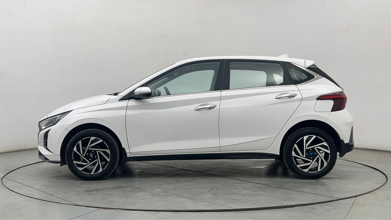 Used 2024 Hyundai New i20 Asta (O) 1.2 IVT Petrol Automatic exterior LEFT SIDE VIEW