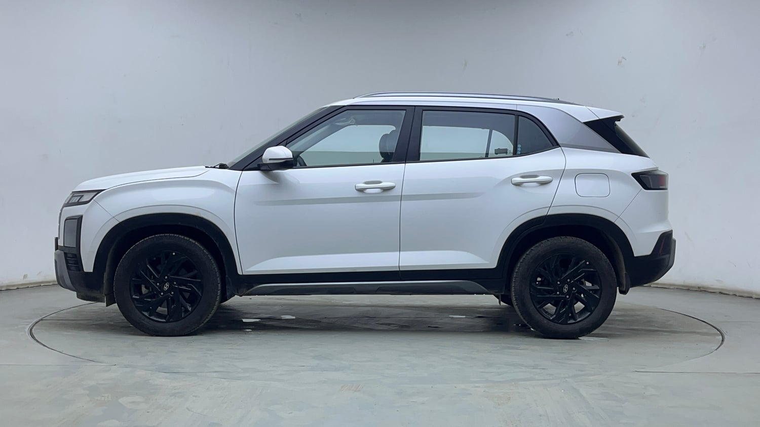 Used 2024 Hyundai Creta 1.5 MPi Petrol MT S(O) Petrol Manual exterior LEFT SIDE VIEW