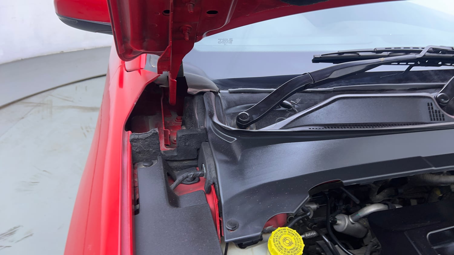 Used 2019 Jeep Compass Sport 1.4 Petrol Petrol Manual engine ENGINE RIGHT SIDE HINGE & APRON VIEW
