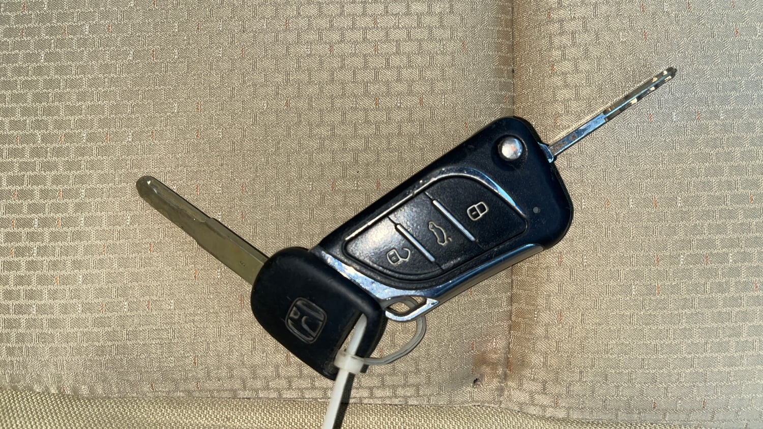 Used 2016 Honda Amaze 1.2 VX i-VTEC Petrol Manual extra CAR KEY VIEW