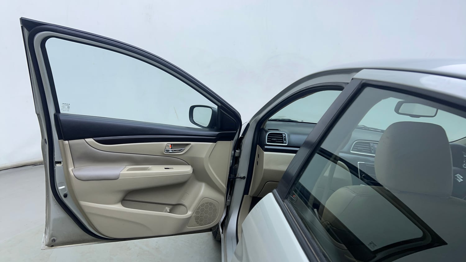 Used 2016 Maruti Suzuki Ciaz ZXi Petrol Manual interior LEFT FRONT DOOR OPEN VIEW