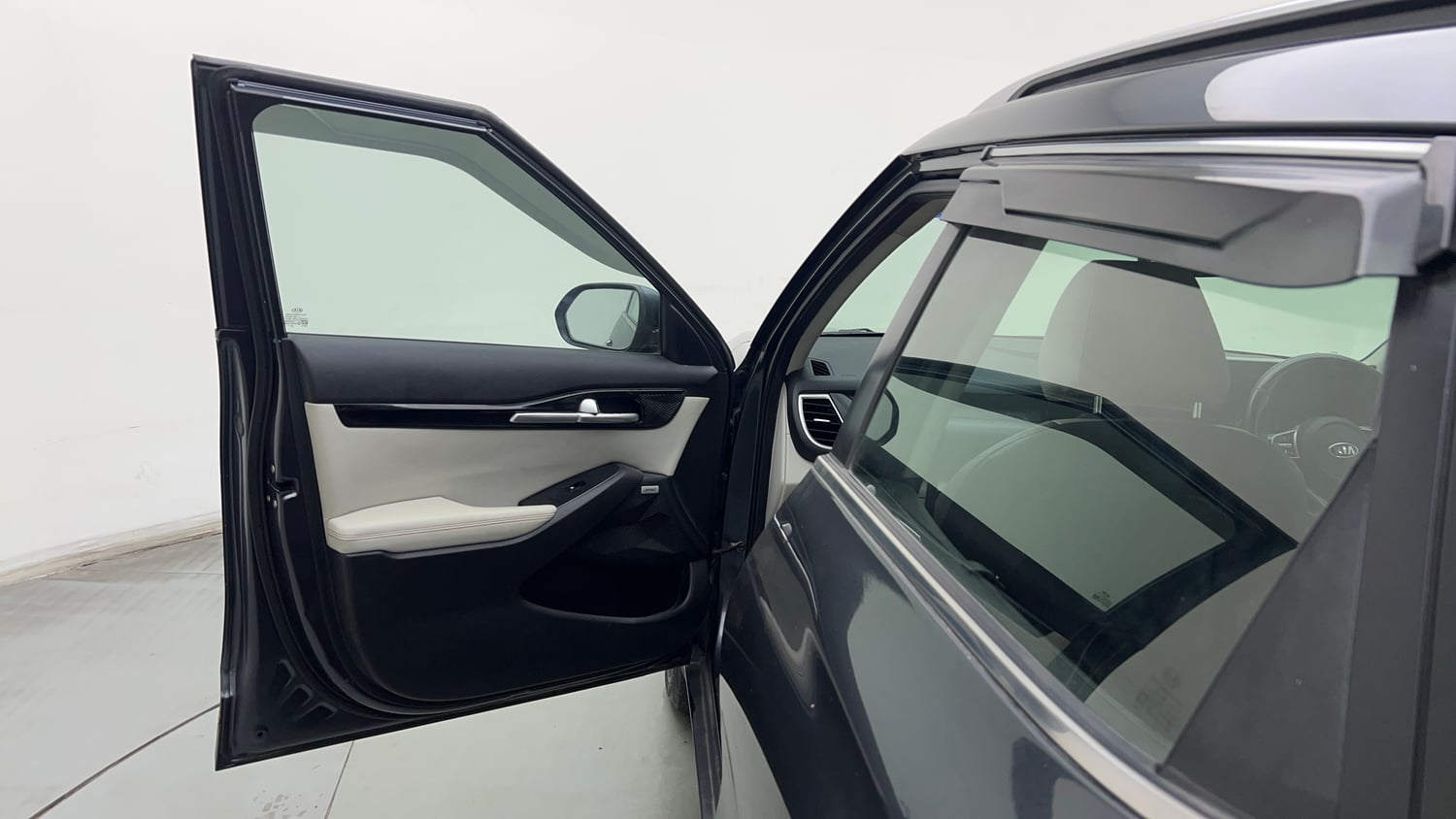 Used 2019 kia Seltos GTX Plus DCT 1.4 Petrol Automatic interior LEFT FRONT DOOR OPEN VIEW