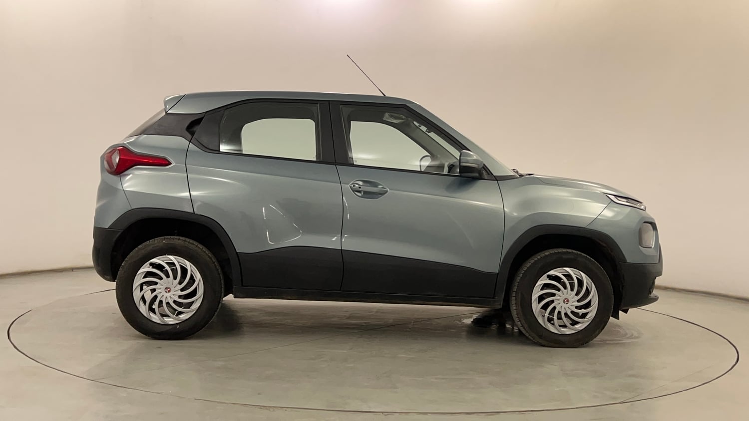 Used 2022 Tata Punch Accomplished AMT Petrol Automatic exterior RIGHT SIDE VIEW