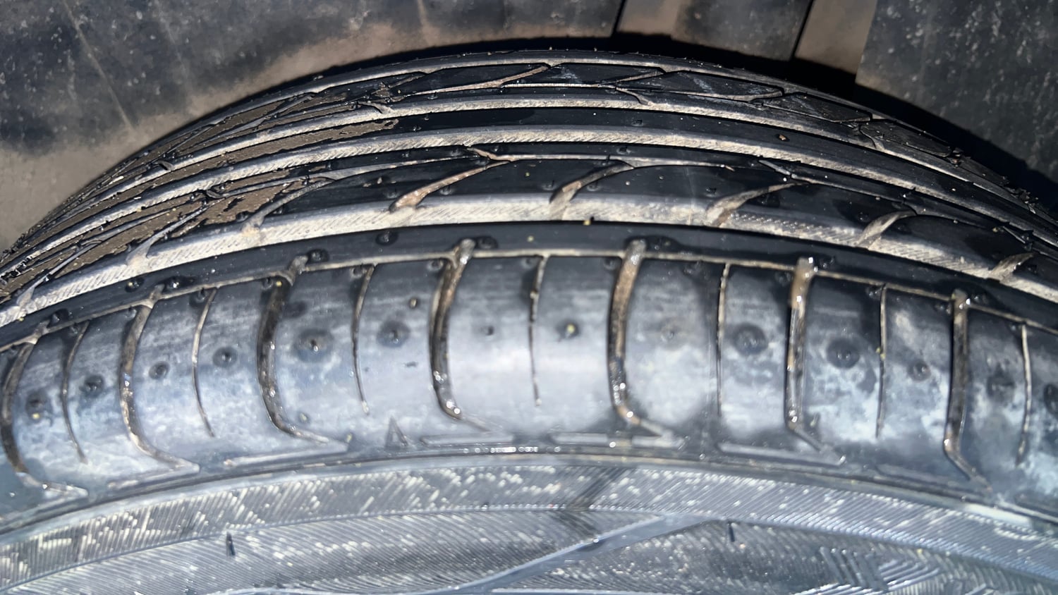 Used 2021 Maruti Suzuki New Ertiga VXi Petrol Manual tyres LEFT REAR TYRE TREAD VIEW