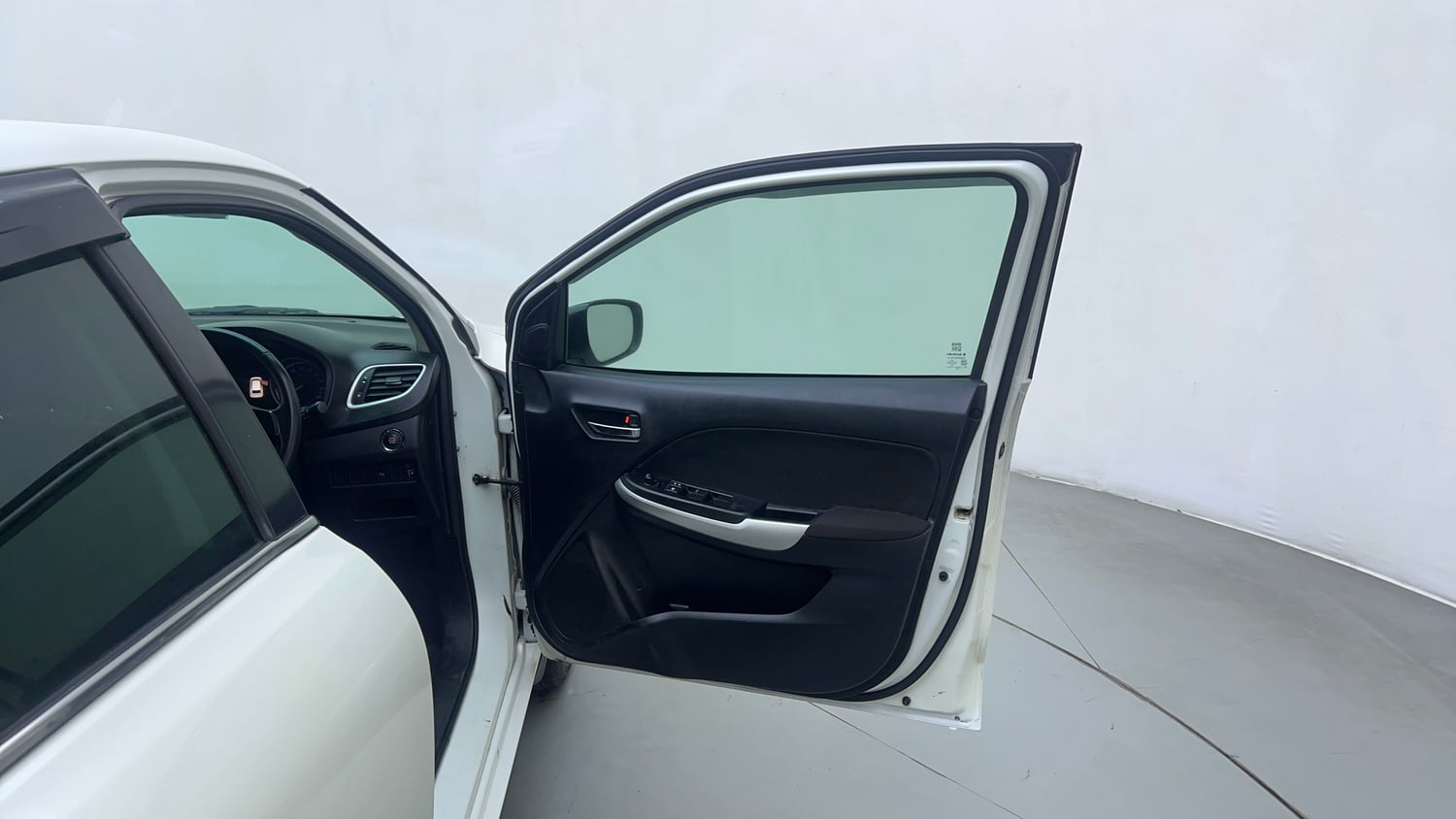 Used 2016 Maruti Suzuki Baleno Zeta 1.2 Petrol Manual interior RIGHT FRONT DOOR OPEN VIEW