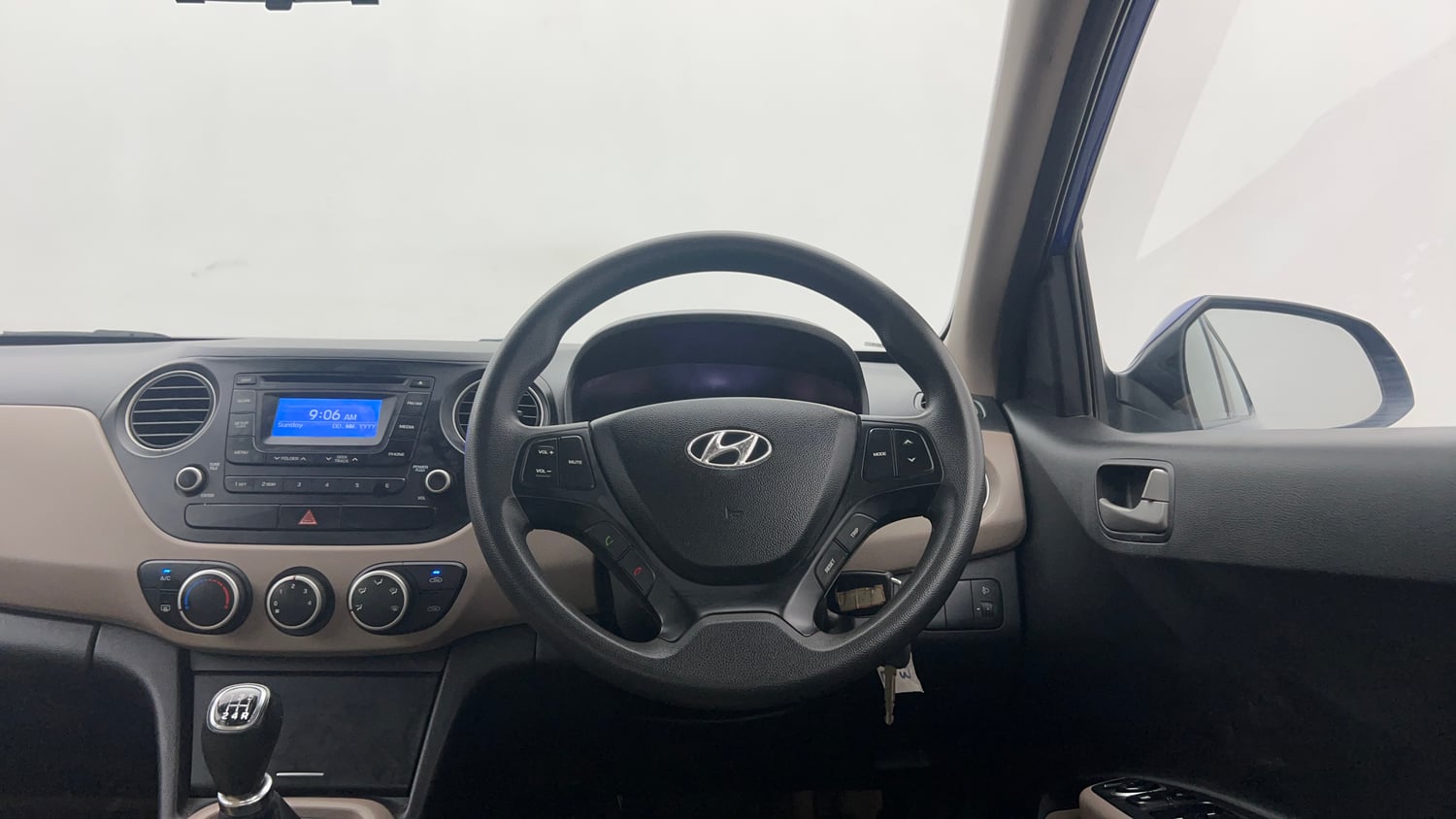 Used 2015 Hyundai Xcent S 1.2 (O) Petrol Manual interior STEERING VIEW