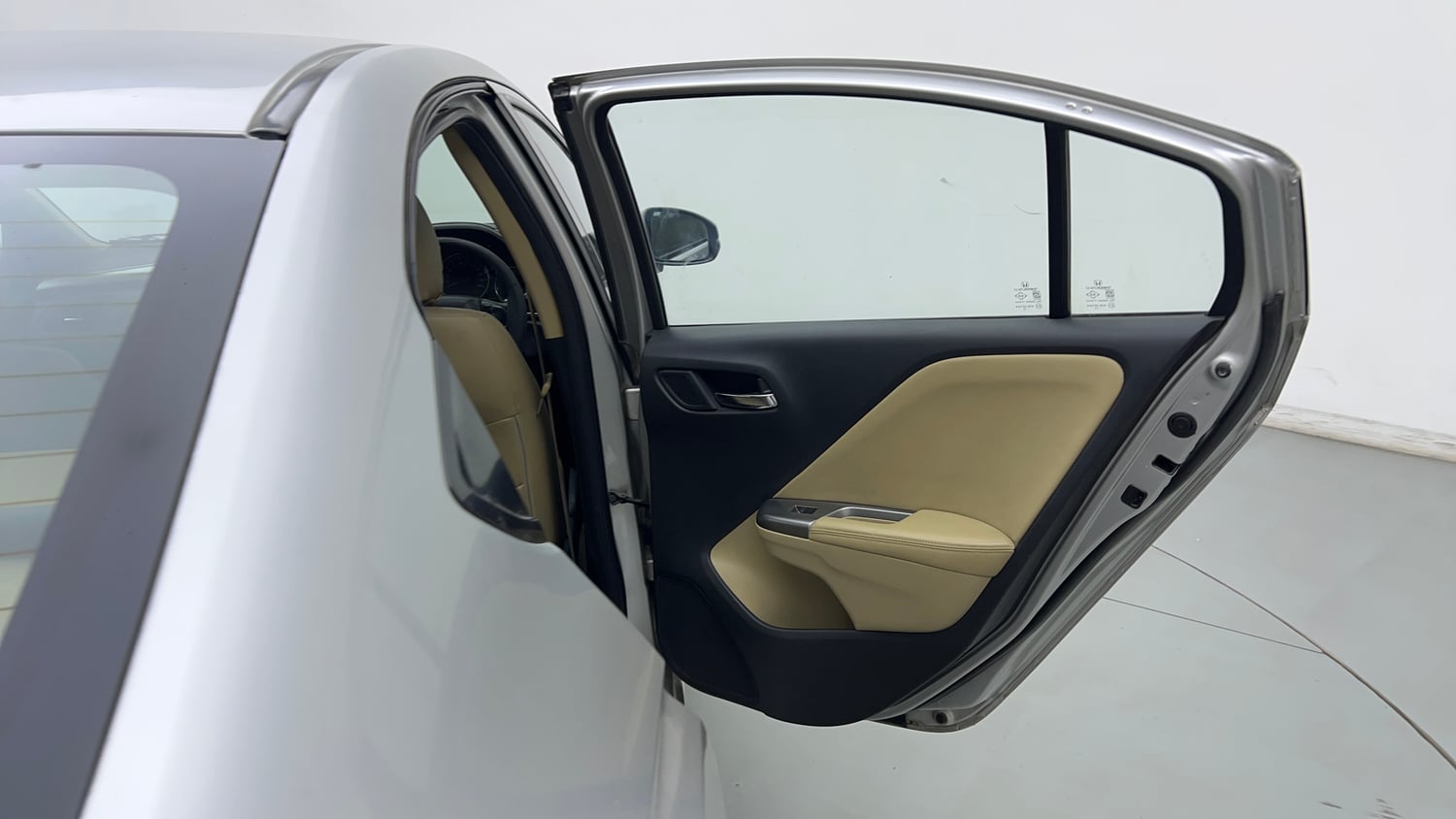 Used 2014 Honda City VX CVT Petrol Automatic interior RIGHT REAR DOOR OPEN VIEW
