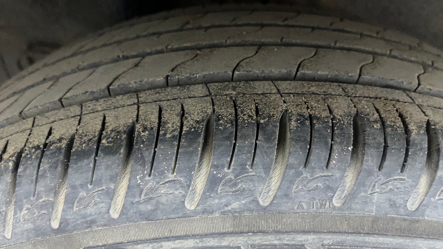 Used 2019 Hyundai Venue SX Plus 1.0 Turbo DCT Petrol Automatic tyres RIGHT REAR TYRE TREAD VIEW