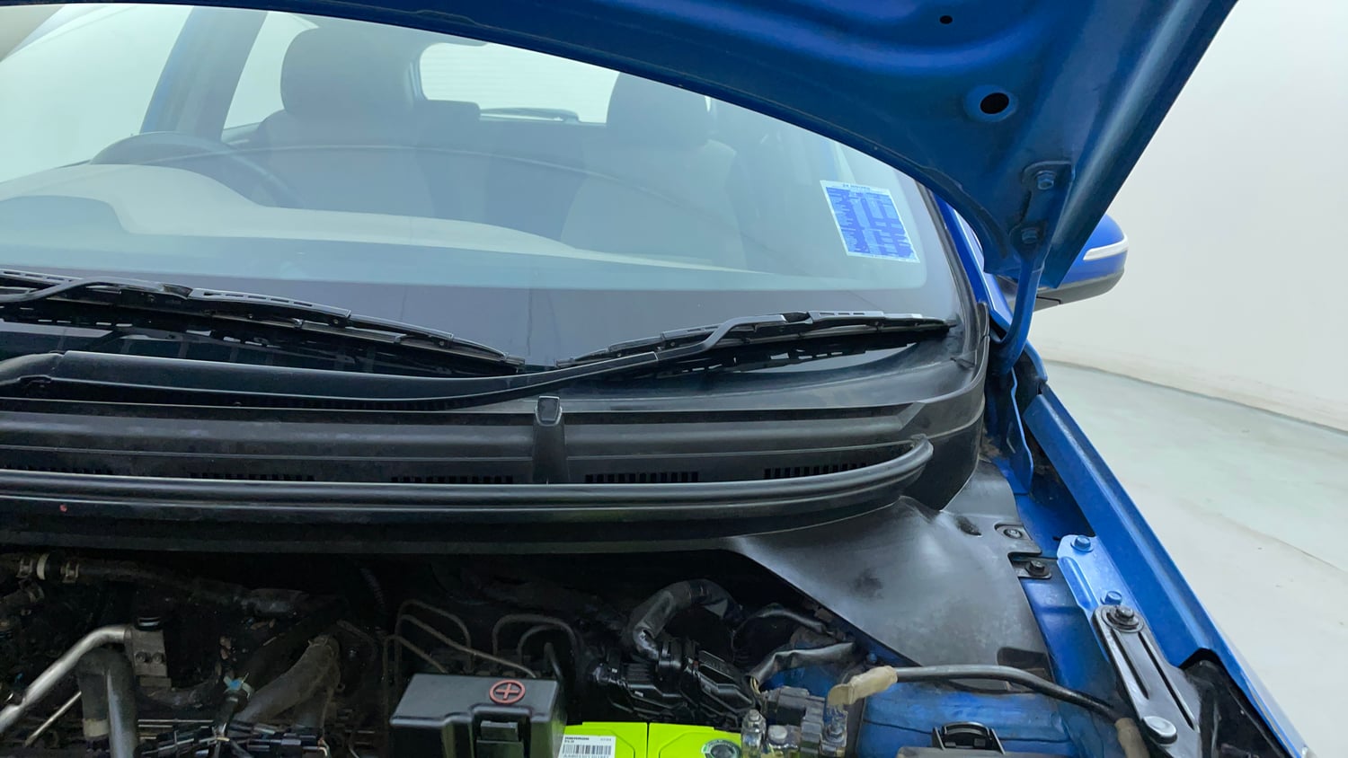 Used 2019 Hyundai Elite i20 Asta 1.2 (O) Petrol Manual engine ENGINE LEFT SIDE HINGE & APRON VIEW