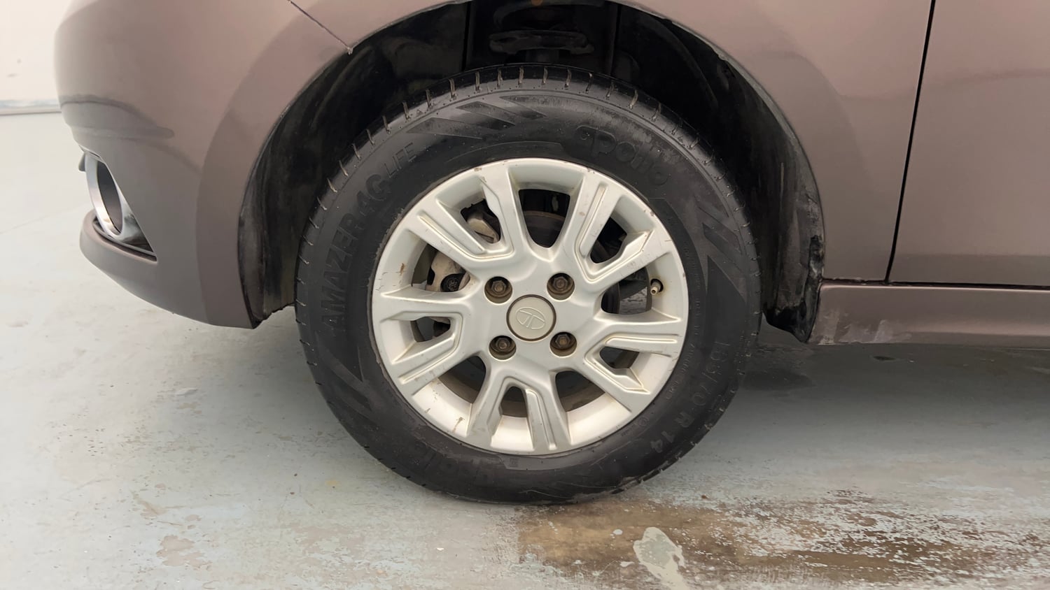 Used 2018 Tata Tigor Revotorq XZ (O) Diesel Manual tyres LEFT FRONT TYRE RIM VIEW