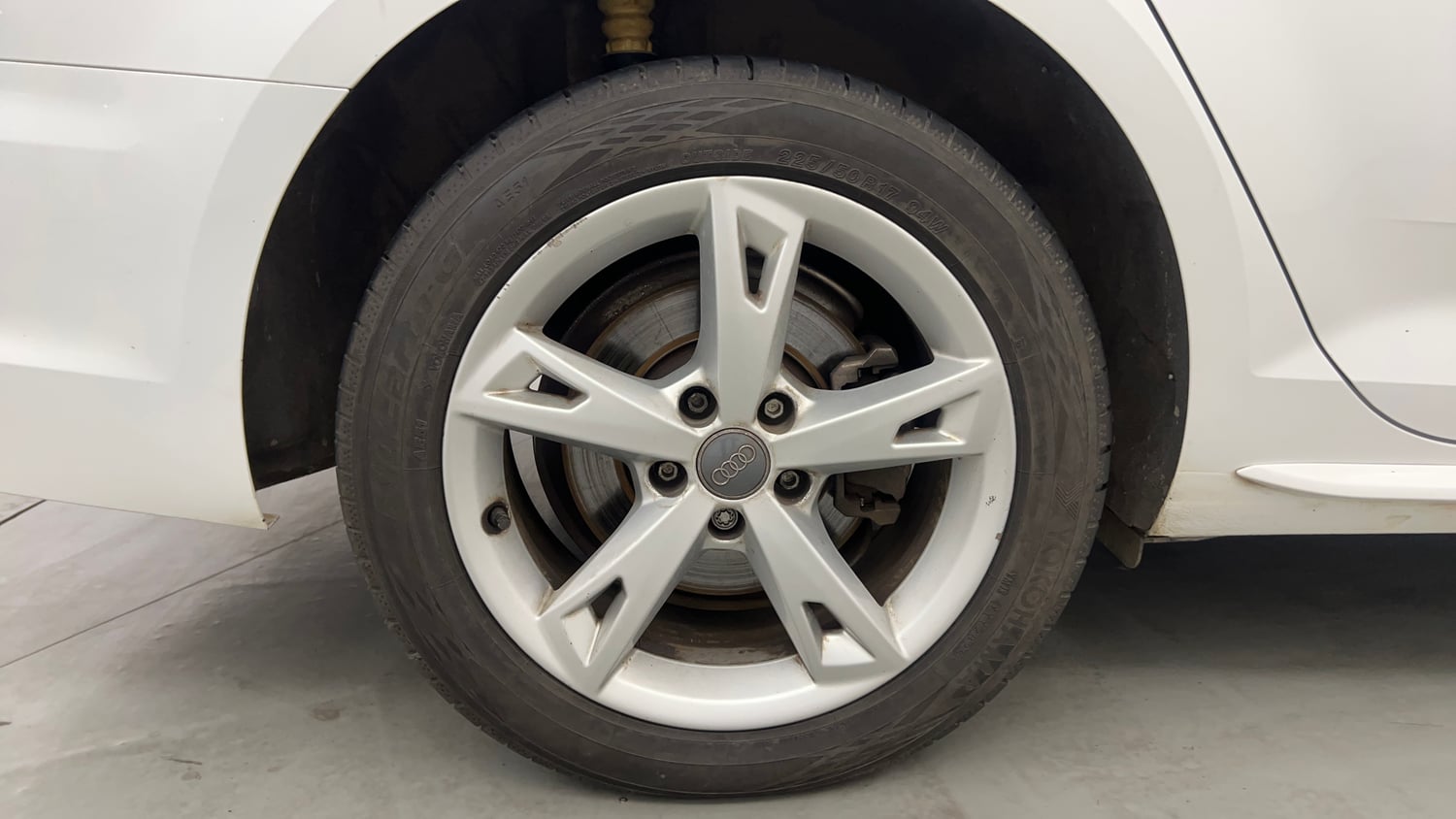 Used 2018 Audi A4 30 TFSI Premium Plus Petrol Automatic tyres RIGHT REAR TYRE RIM VIEW