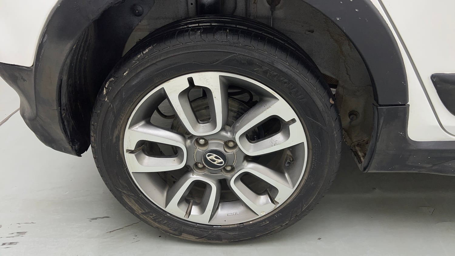 Used 2019 Hyundai i20 Active 1.2 SX Petrol Manual tyres RIGHT REAR TYRE RIM VIEW