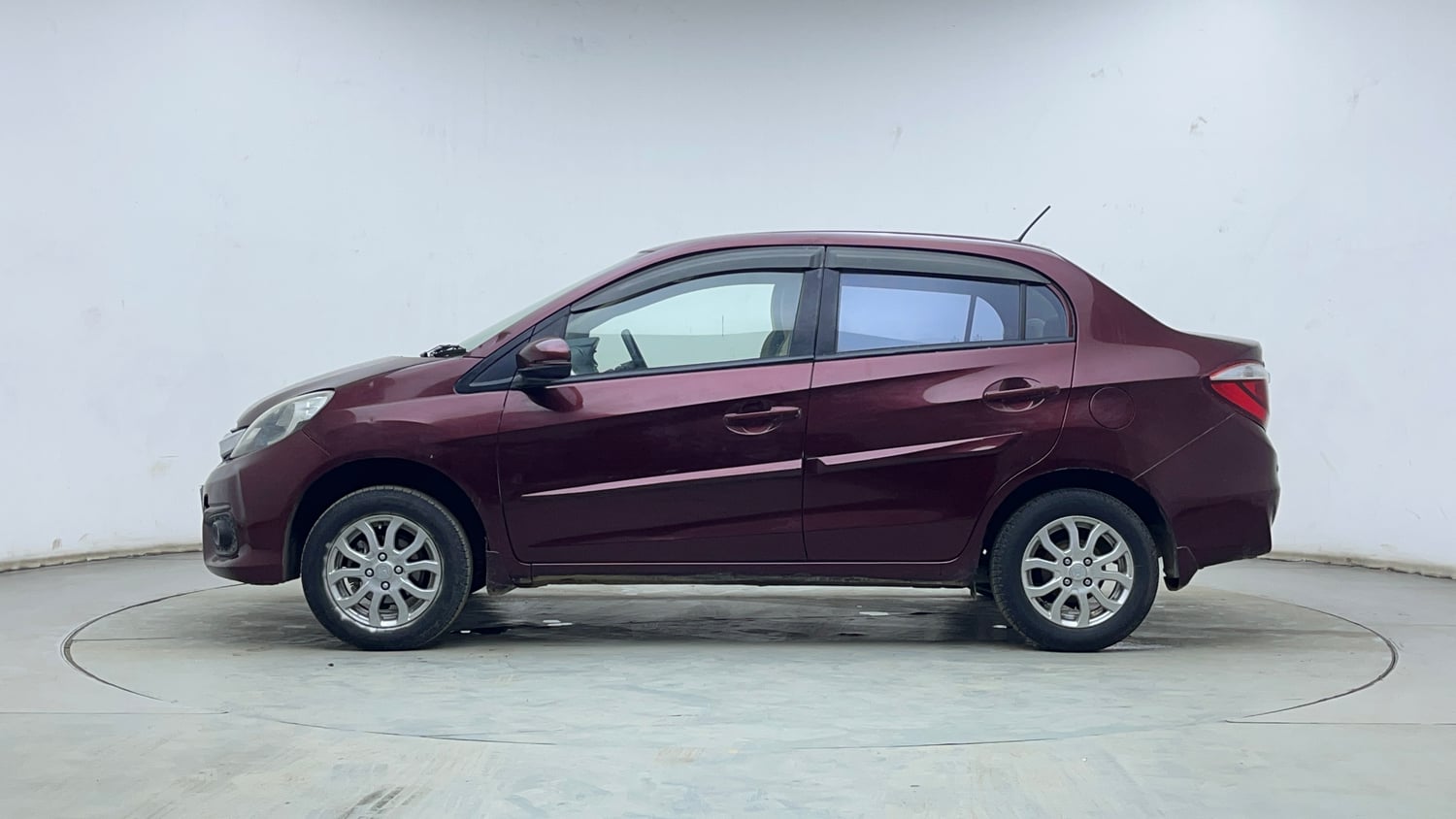 Used 2016 Honda Amaze 1.2 VX i-VTEC Petrol Manual exterior LEFT SIDE VIEW