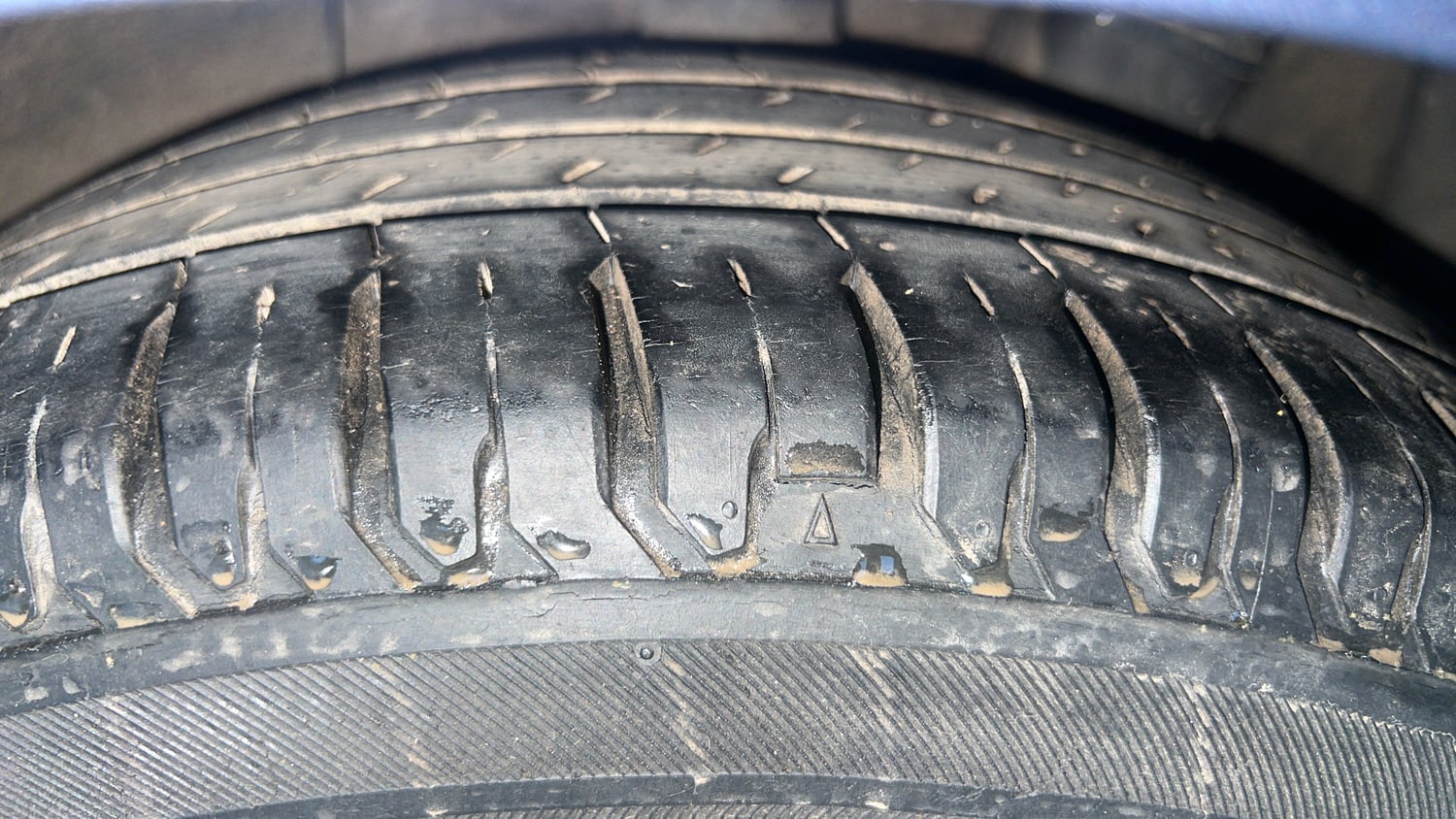 Used 2014 Hyundai Xcent S AT 1.2 (O) Petrol Automatic tyres LEFT REAR TYRE TREAD VIEW