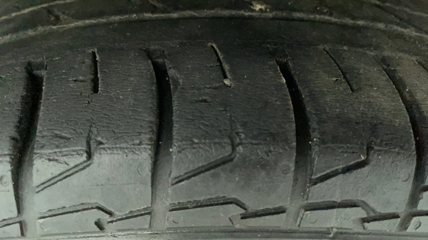 Used 2019 Kia Seltos HTX 1.5 Diesel Diesel Manual tyres LEFT FRONT TYRE TREAD VIEW
