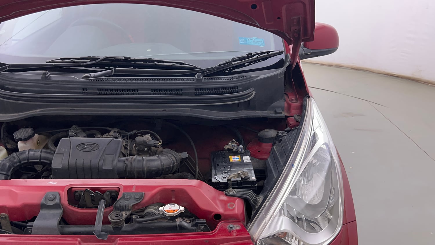 Used 2017 Hyundai Eon Sportz Petrol Manual engine ENGINE LEFT SIDE HINGE & APRON VIEW