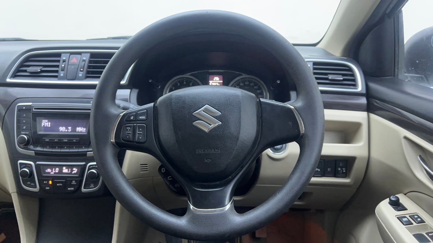 Used 2016 Maruti Suzuki Ciaz ZXi Petrol Manual interior STEERING VIEW