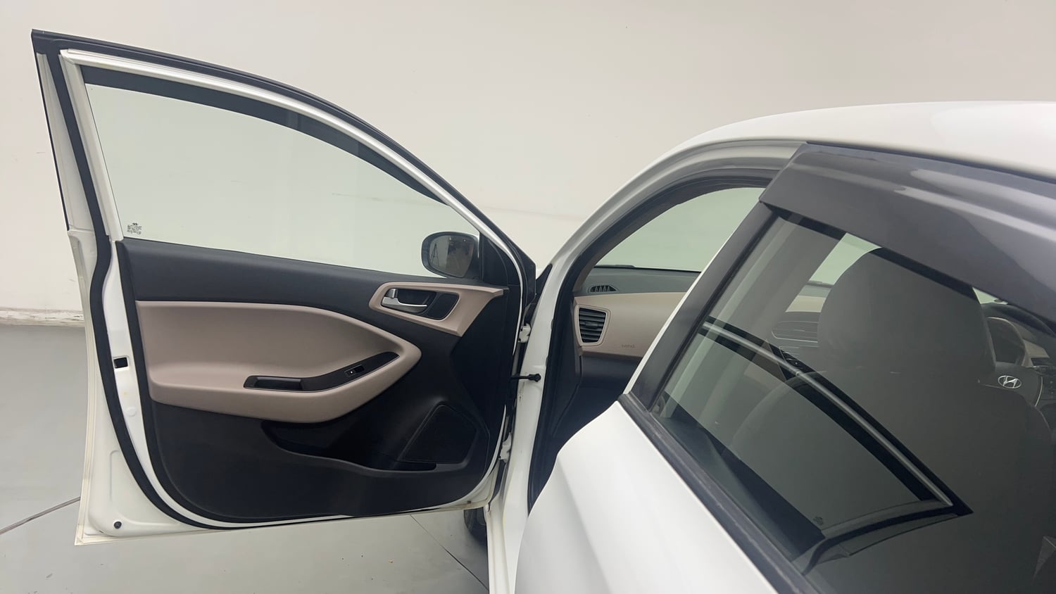 Used 2018 Hyundai Elite i20 Asta 1.2 (O) Petrol Manual interior LEFT FRONT DOOR OPEN VIEW