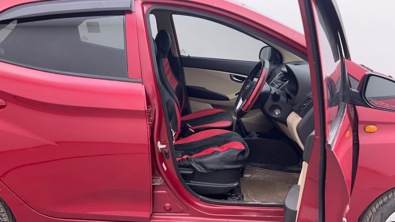 Used 2017 Hyundai Eon Sportz Petrol Manual interior RIGHT SIDE FRONT DOOR CABIN VIEW