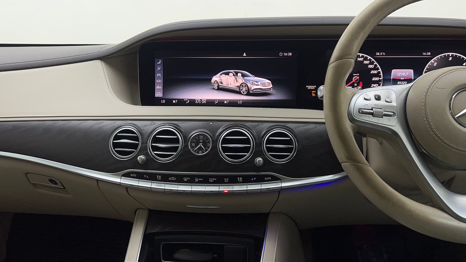 Used 2020 Mercedes-Benz S-Class (W222) S 350D Diesel Automatic interior MUSIC SYSTEM & AC CONTROL VIEW