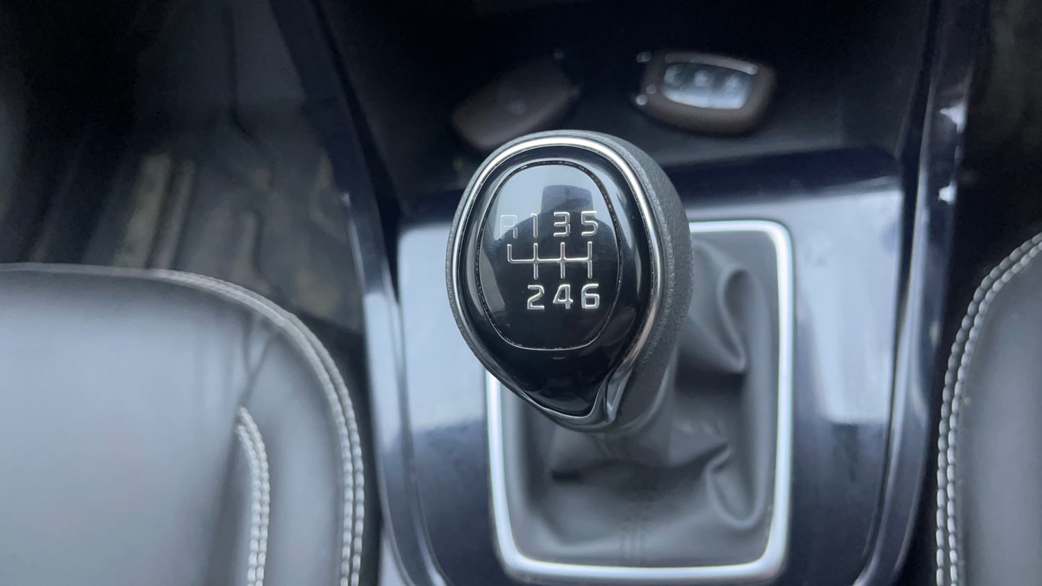 Used 2024 Hyundai Creta 1.5 MPi Petrol MT S(O) Petrol Manual interior GEAR  KNOB VIEW