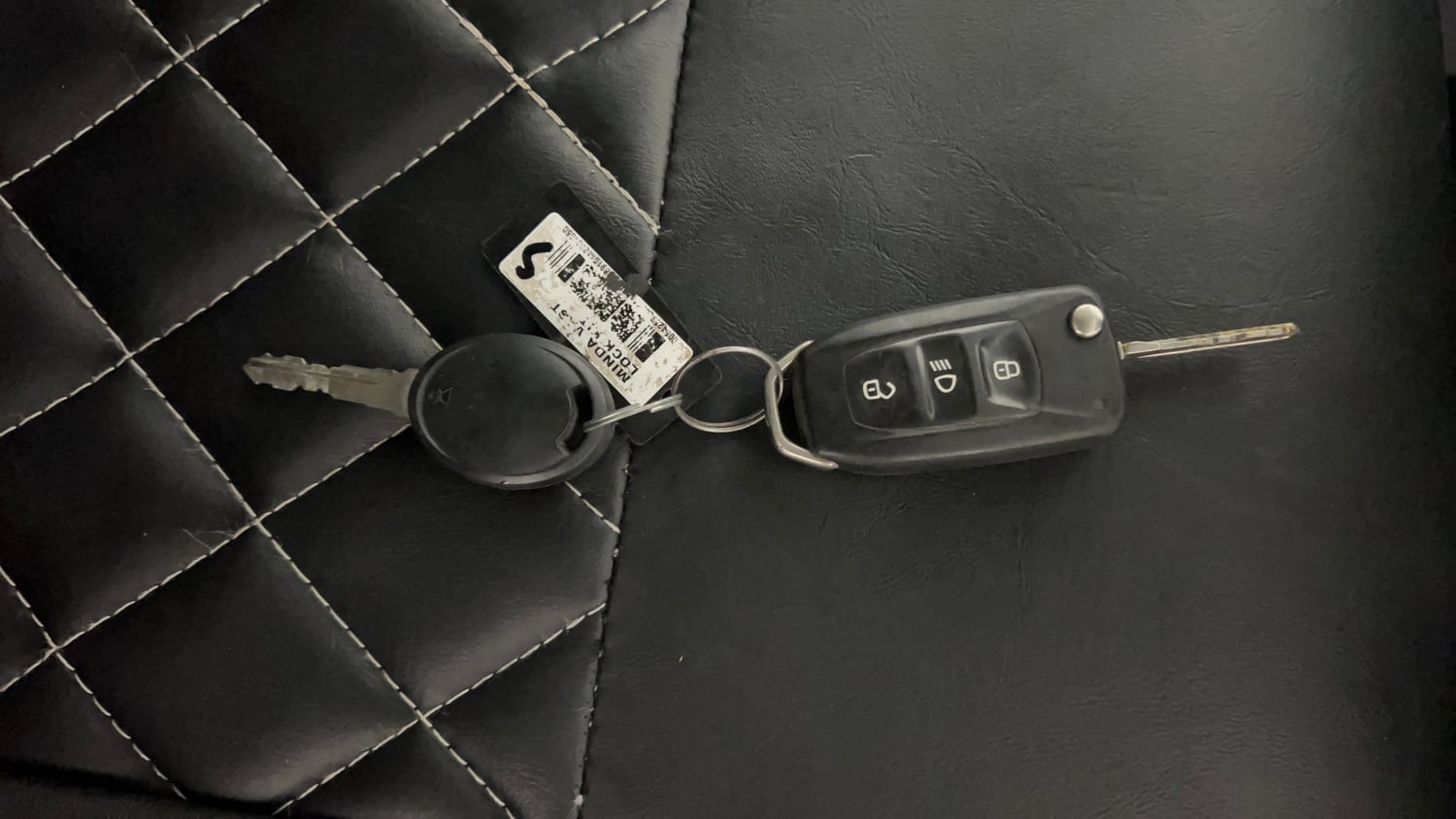 Used 2018 Tata Tigor Revotorq XZ (O) Diesel Manual extra CAR KEY VIEW