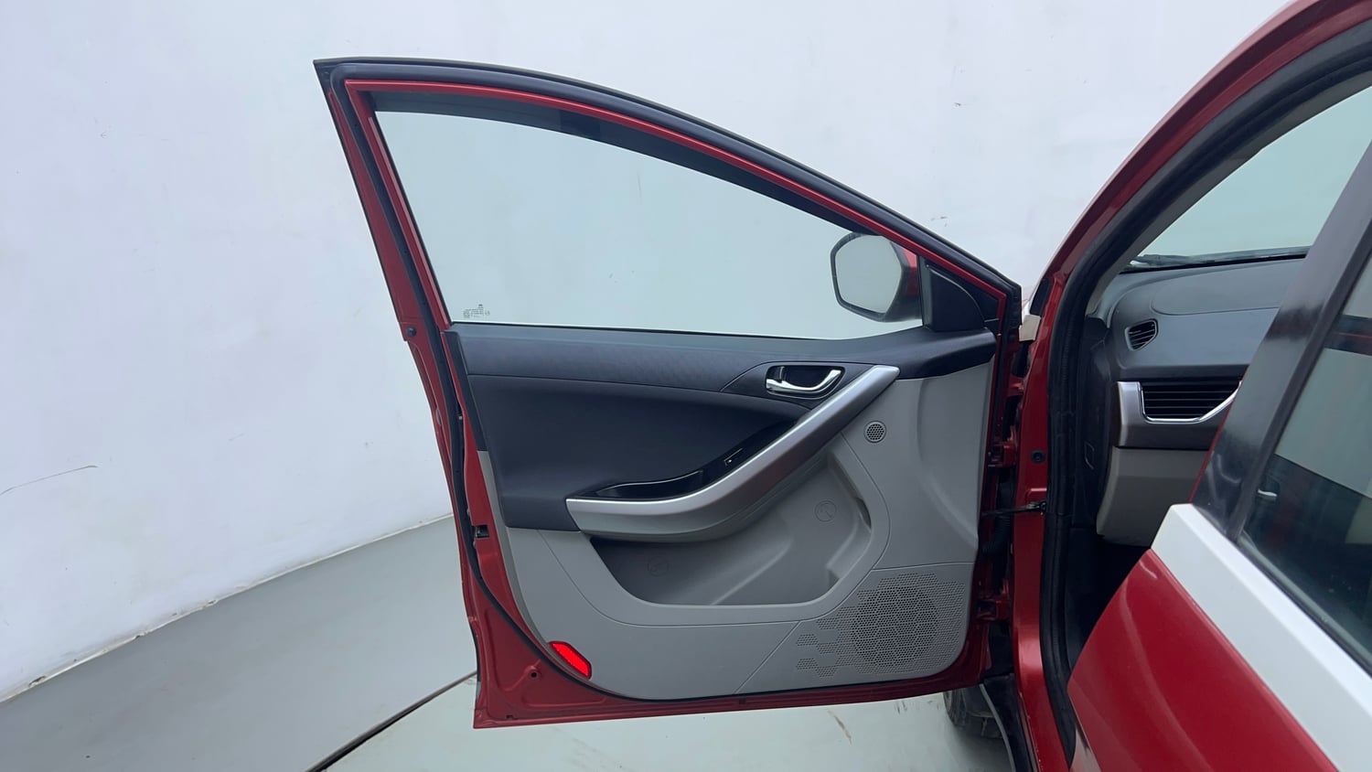 Used 2018 Tata Nexon XZ Plus Petrol Manual interior LEFT FRONT DOOR OPEN VIEW