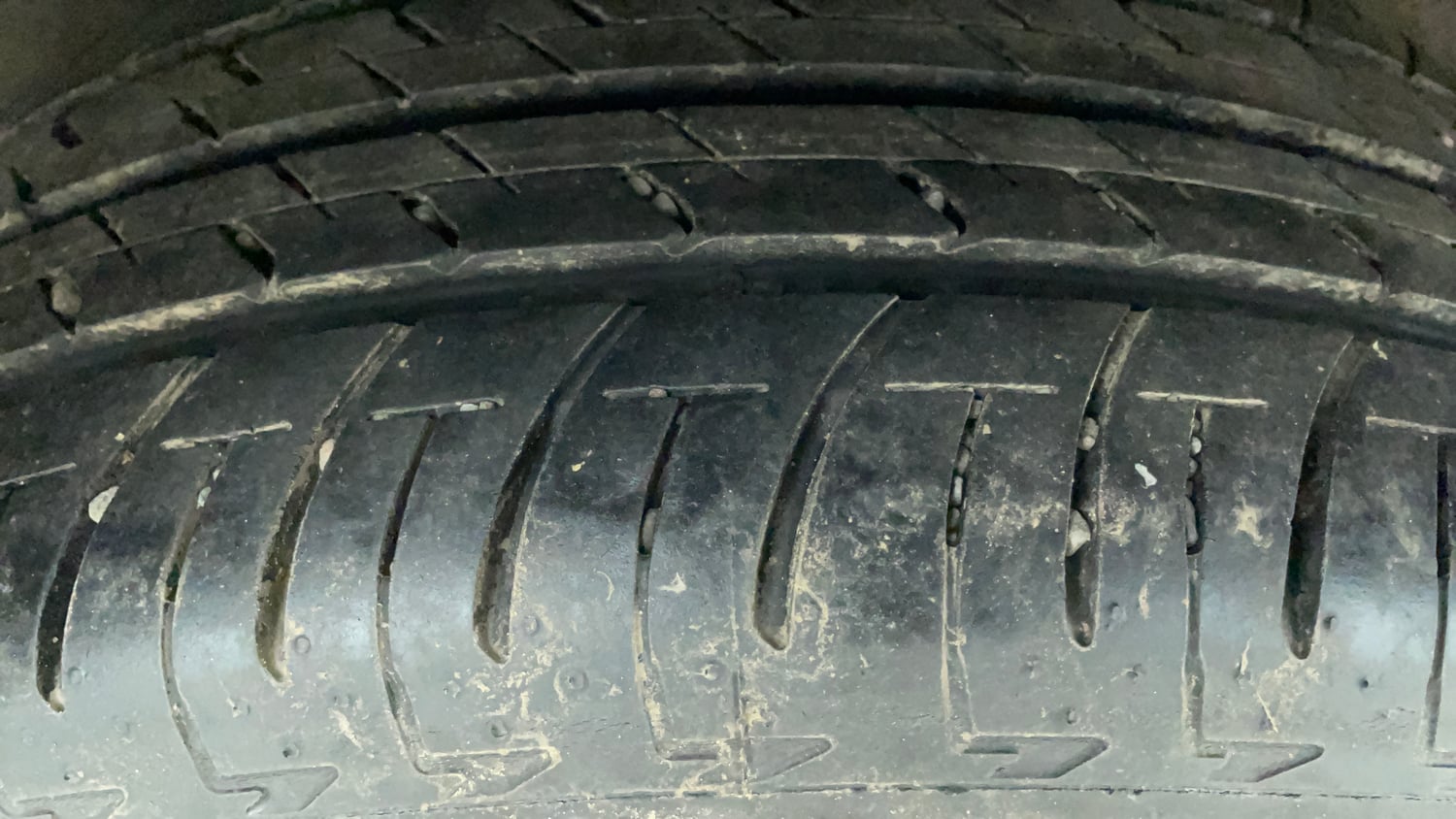 Used 2017 Ford EcoSport Titanium + 1.5L TDCi Diesel Manual tyres RIGHT REAR TYRE TREAD VIEW