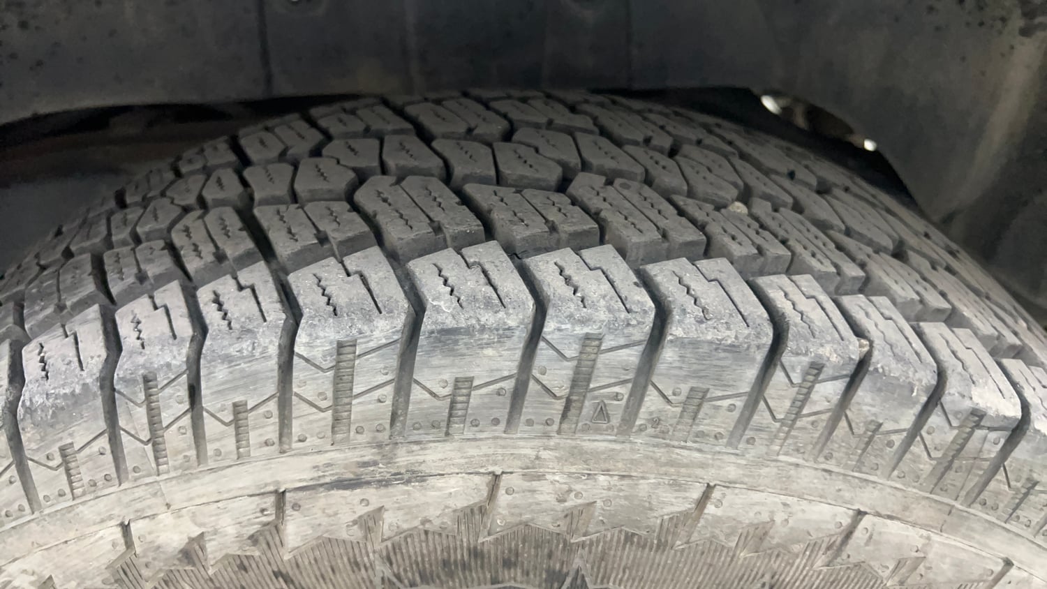 Used 2016 Mahindra TUV300 T8 Diesel Manual tyres LEFT REAR TYRE TREAD VIEW