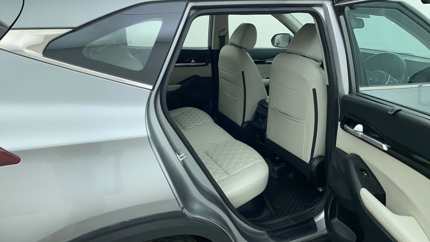 Used 2019 Kia Seltos HTX 1.5 Diesel Diesel Manual interior RIGHT SIDE REAR DOOR CABIN VIEW