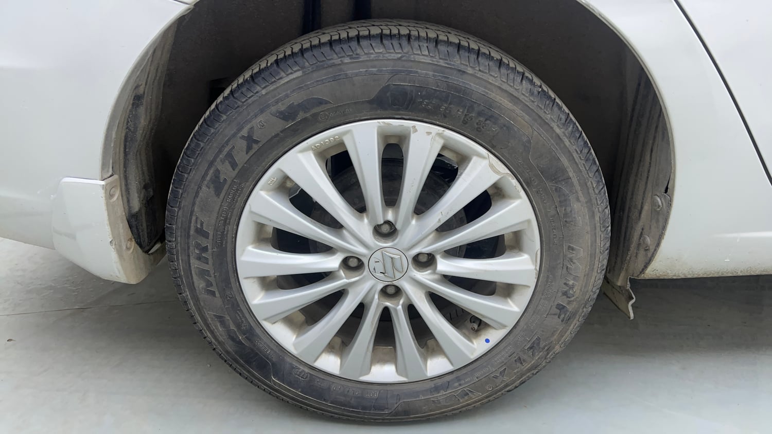 Used 2016 Maruti Suzuki Ciaz ZXi Petrol Manual tyres RIGHT REAR TYRE RIM VIEW