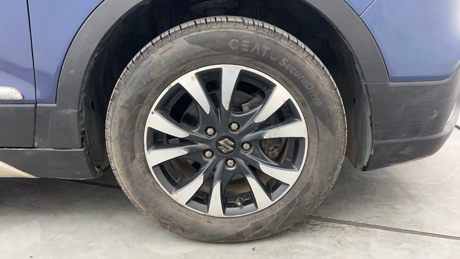 Used 2018 Maruti Suzuki S-Cross Zeta 1.3 Diesel Manual tyres RIGHT FRONT TYRE RIM VIEW