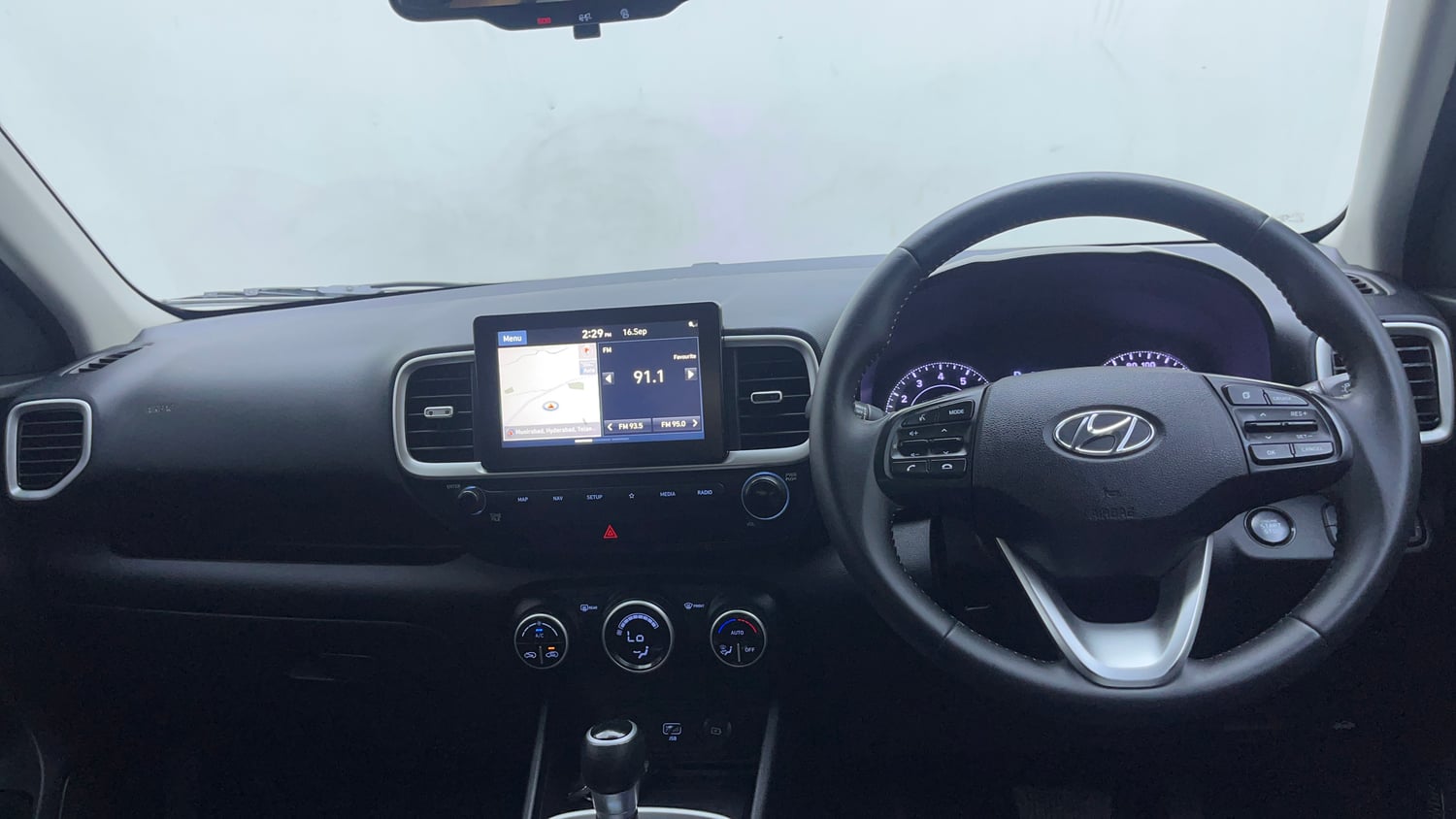Used 2019 Hyundai Venue SX Plus 1.0 Turbo DCT Petrol Automatic interior DASHBOARD VIEW